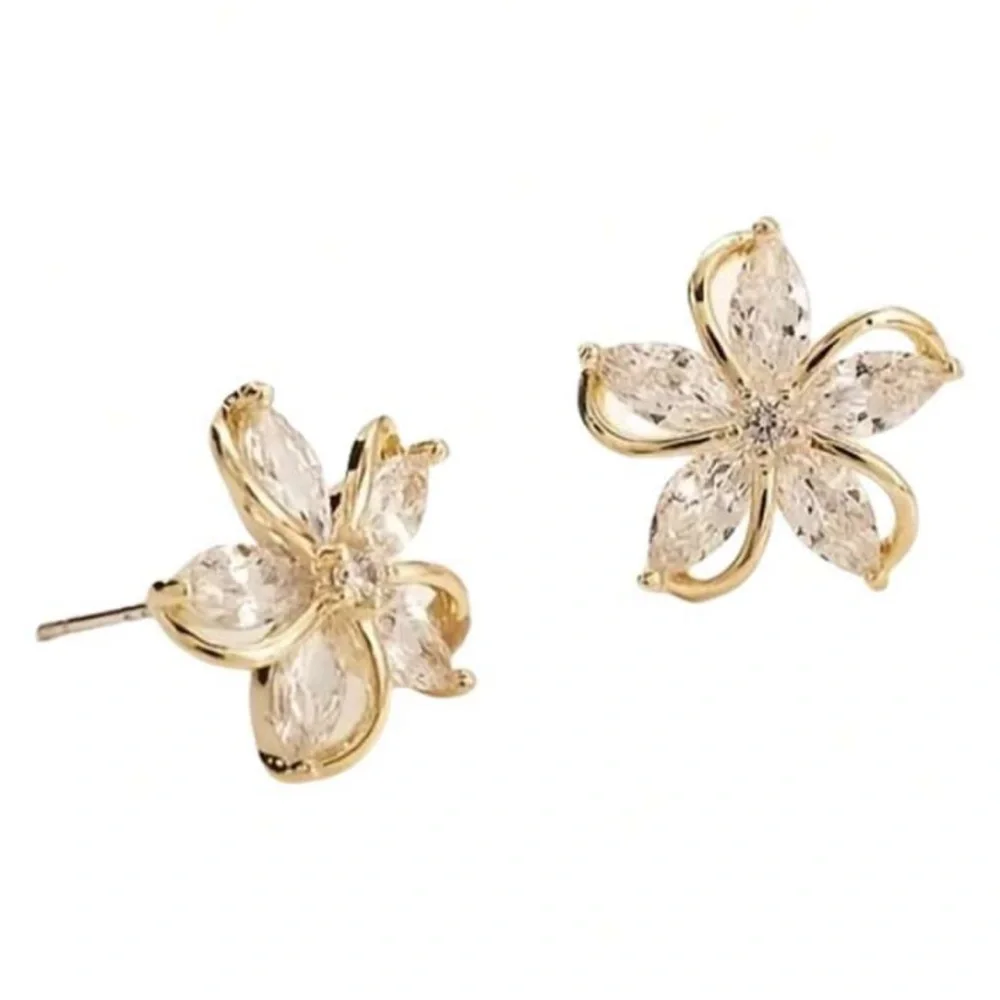 Elegant Rose Gold Flower Stud Earrings